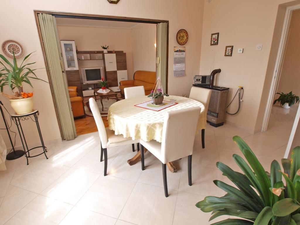 Apartments Ivanka 1056 Pula Exterior photo